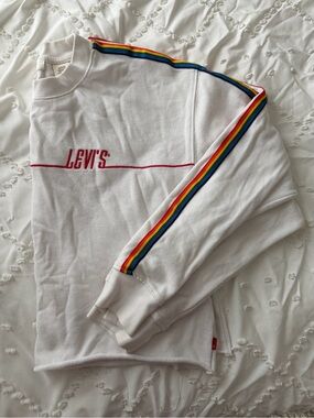 Levi's White Cropped Crewneck Sweatshirt with Rainbow Shoulder Stripe